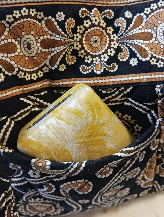 Vera Bradley 2008 Caffe Latte Shoulder Bag, Retired Quilted Cotton Purse - Picture 3 of 11